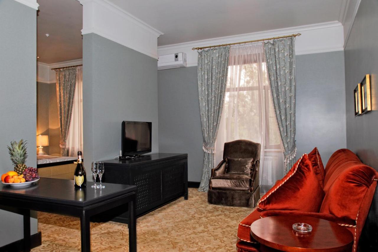 Plaza Hotel Kokczetaw Zewnętrze zdjęcie